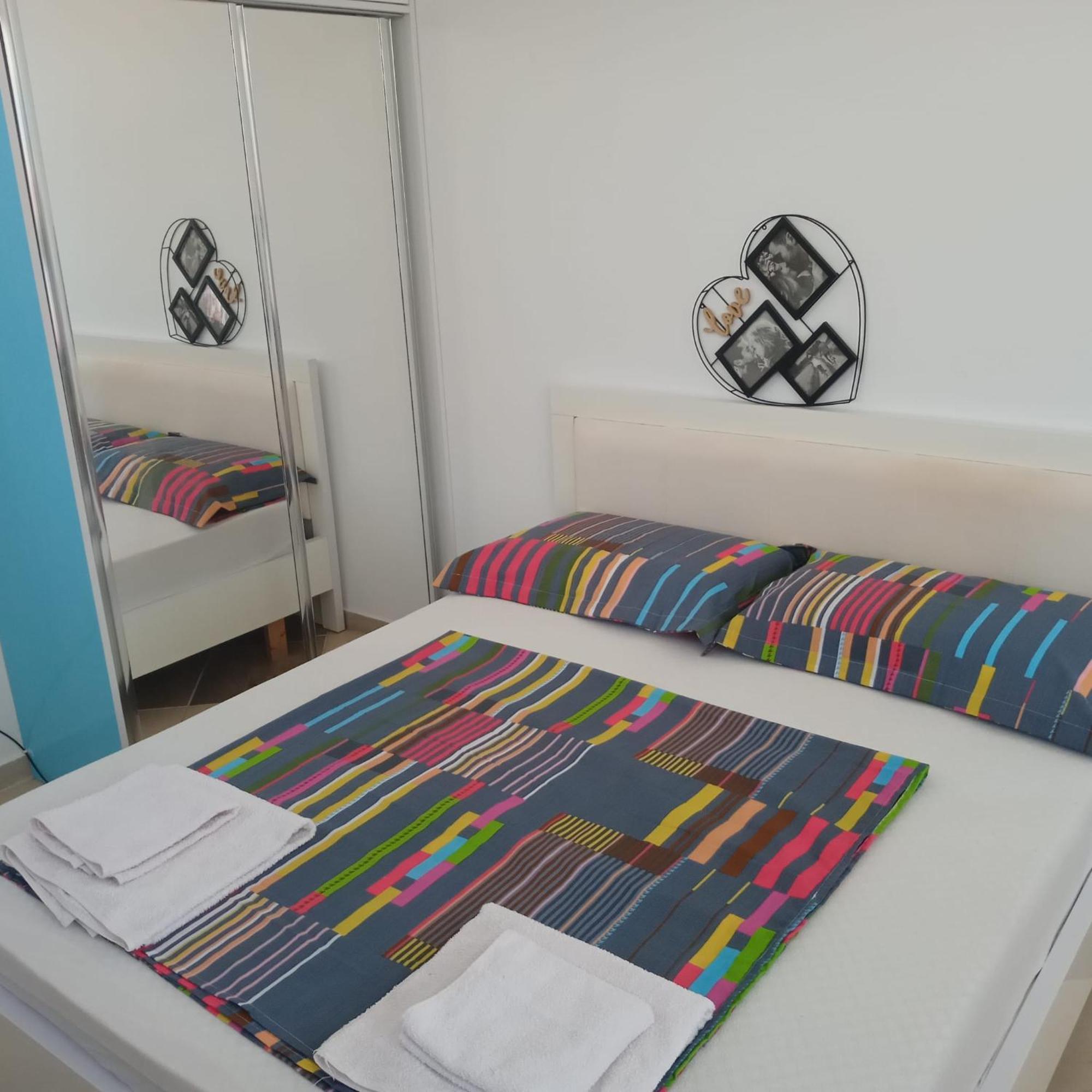 Apartment Thousand Kisses Sarandë Exteriör bild